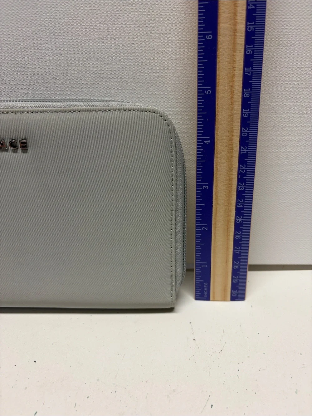 Nordace Siena II Light Gray Zip-Around Travel Wallet